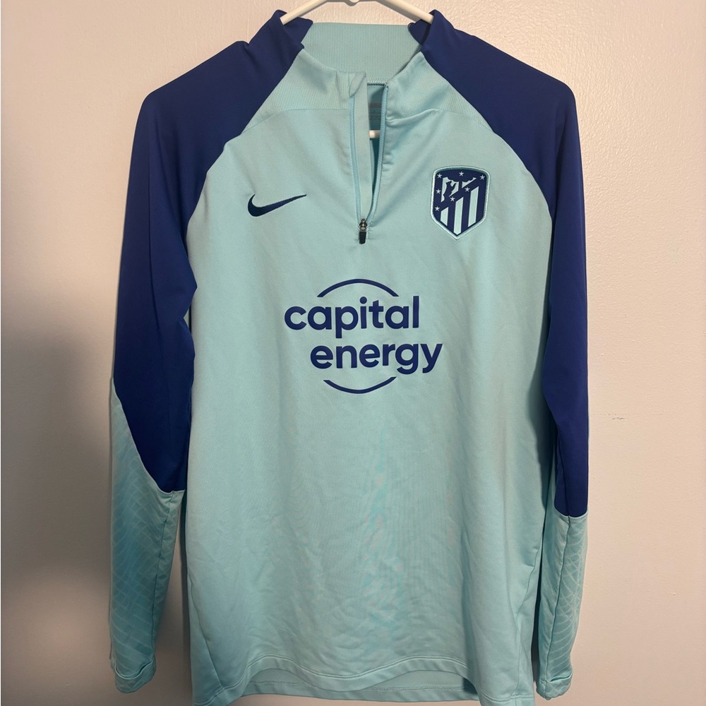 Atletico Madrid slim fit Men’s Training top M- fits small